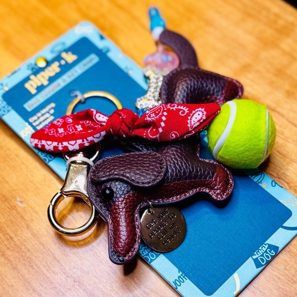 Piper K Dachshund Dog Bag Charm Keychain - Picture 2 of 5